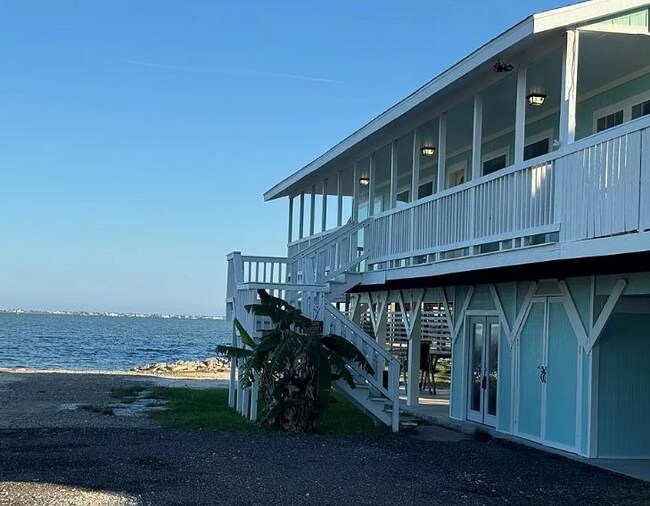 Building Photo - 3021 Laguna Shores Rd