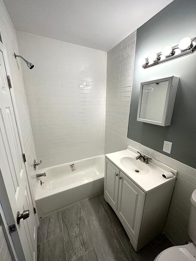 118 Sunbury St Unit 2, Minersville, PA 17954 Apartments in