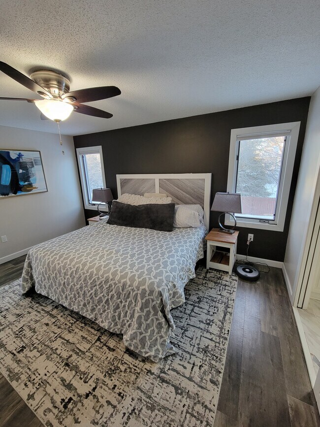 Foto del edificio - 1255 Fallbrook Ln