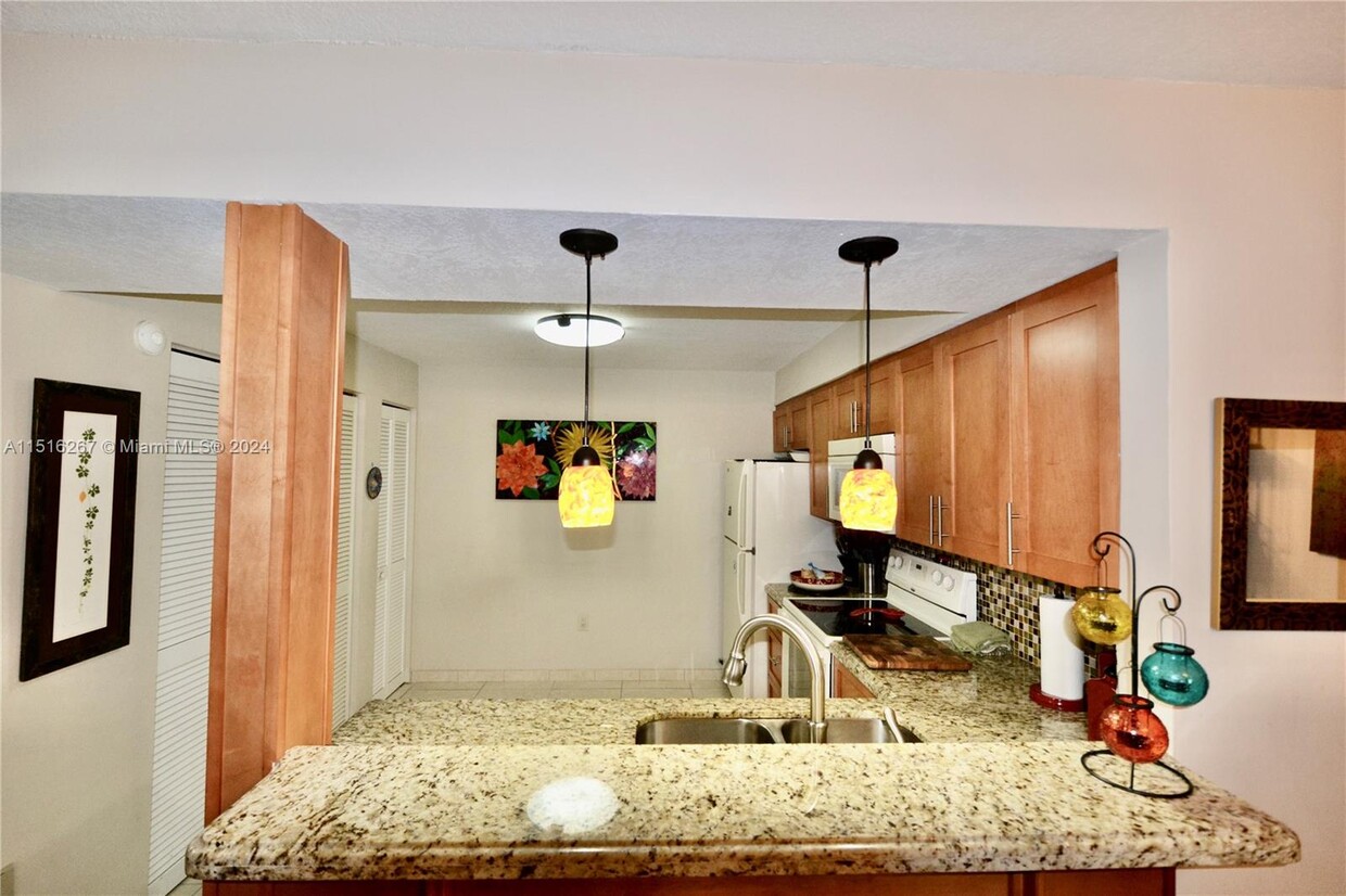 Primary Photo - 9020 SW 125th Ave