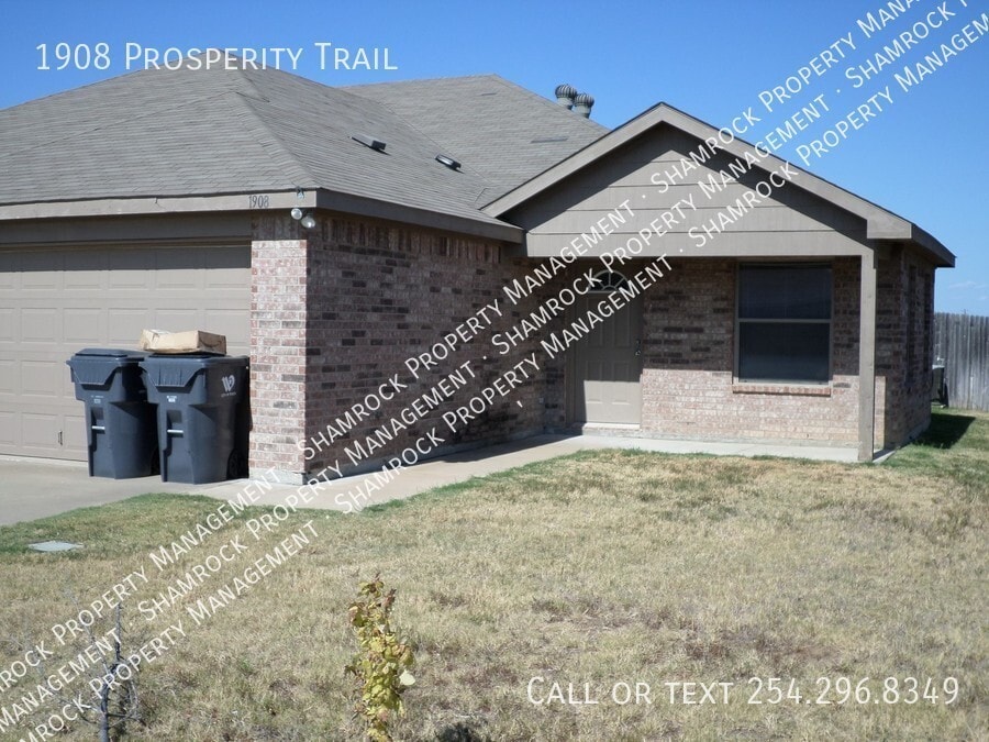 Sunwest Village Duplex House Rental in McGregor, TX