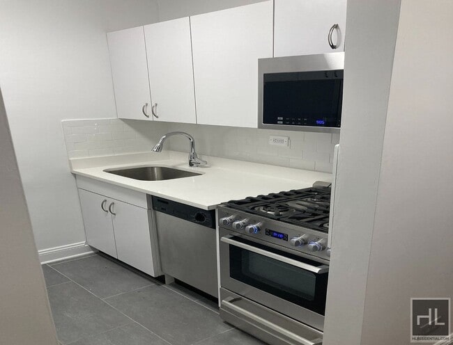 Building Photo - EAST 35 STREET