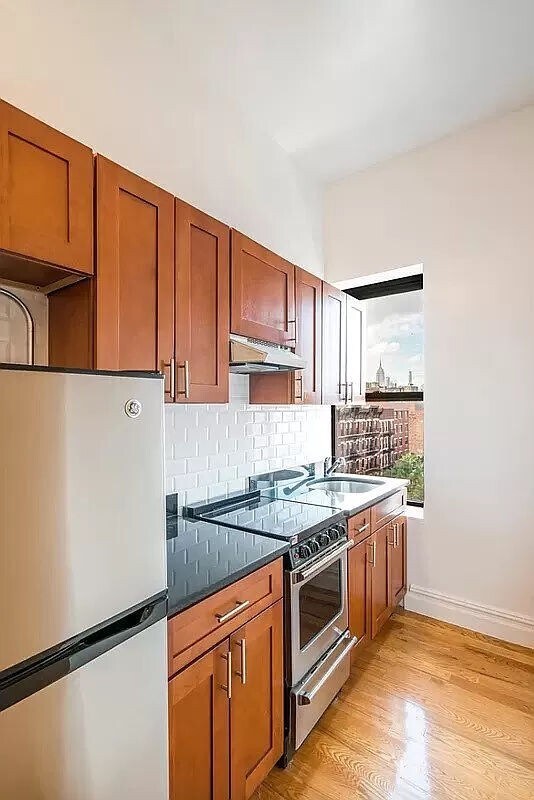 Primary Photo - 122 Norfolk Street