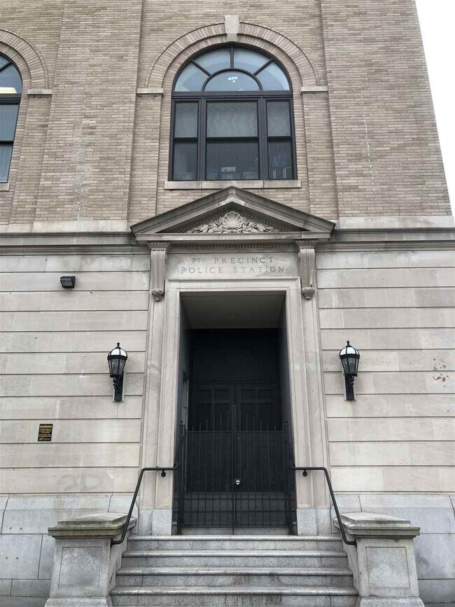 Building Photo - 769 Montgomery St