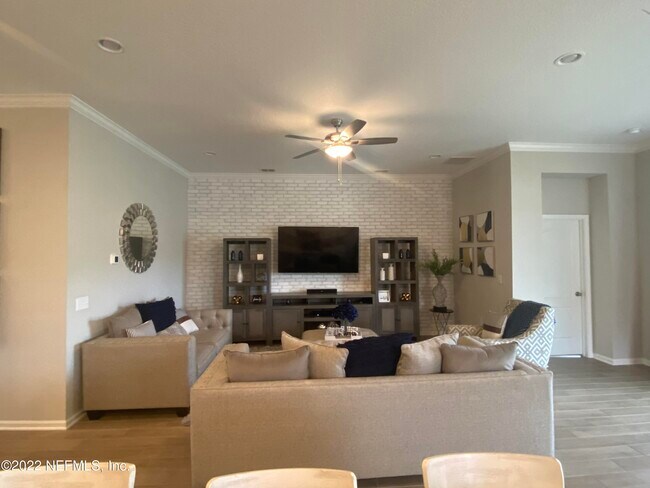 Building Photo - 1200 Shetland Dr