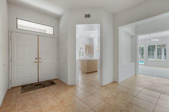 Foto del edificio - 215 N Kavenish Dr