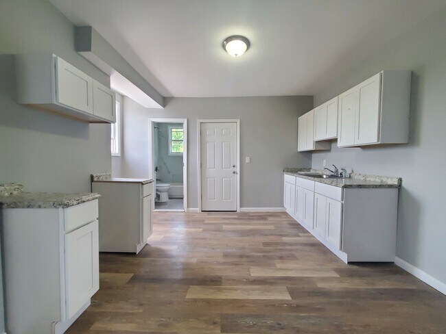 Unit 3 - 323 S 7th St