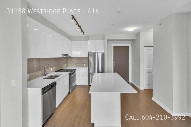 Building Photo - Modern Condo on Westridge