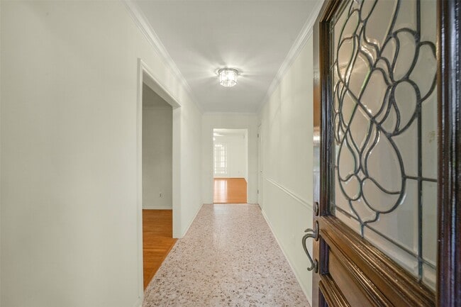 Building Photo - 110 Ridgemont Dr