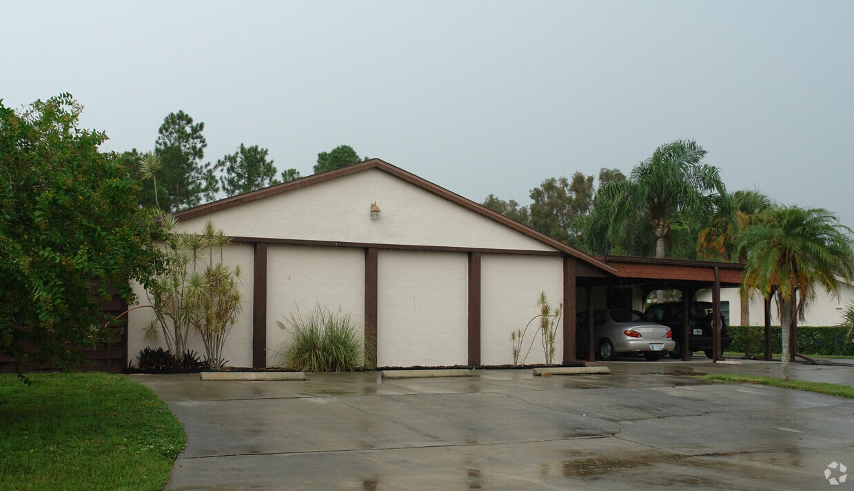 Building Photo - 5936-5962 Littlestone Ct