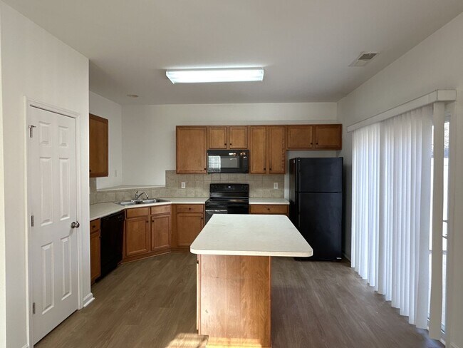 Foto del edificio - Carolina Crossing