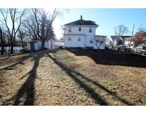 Primary Photo - 21 Ridgeway St