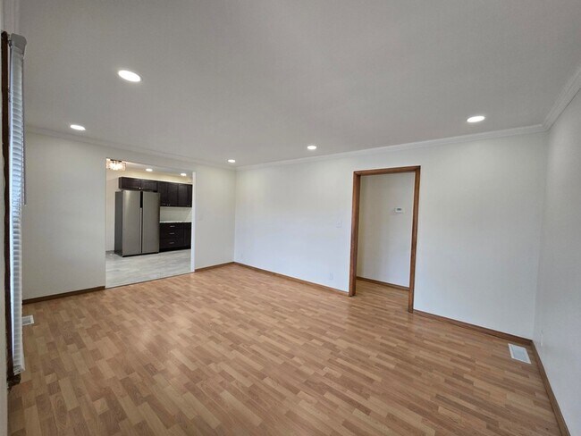 Foto del edificio - 7230 Beech Ave