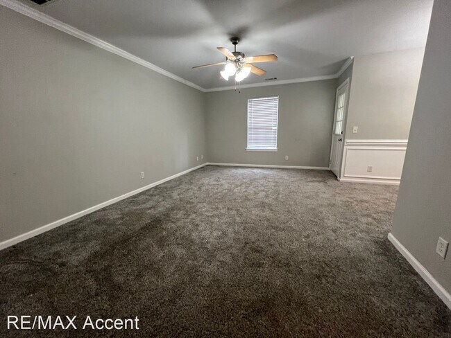 Building Photo - 3 br, 2.5 bath House - 11903 Apache Ave. U...