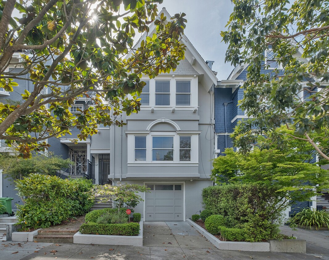 Primary Photo - 147 20th Ave