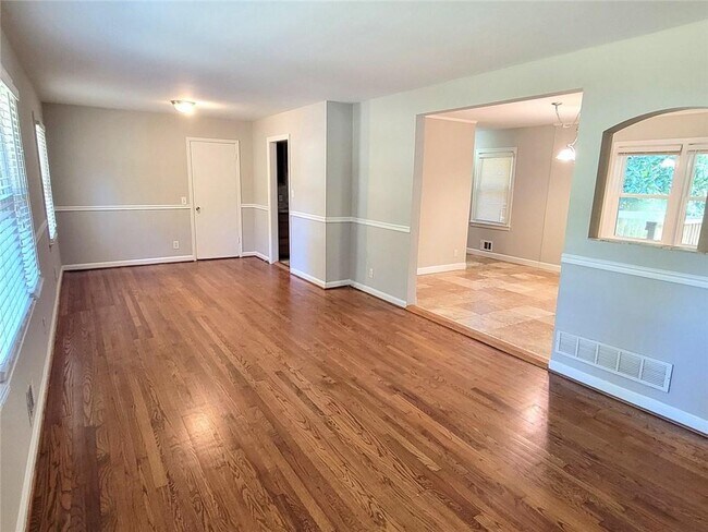 Foto del edificio - 1061 Homewood Ct