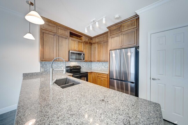 Foto del edificio - 7211 Quail Hollow Dr