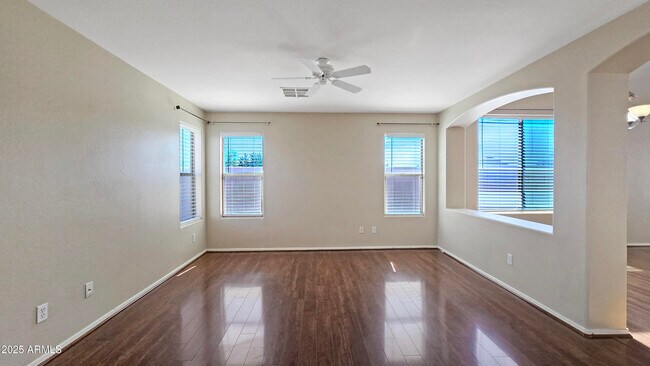 Foto del edificio - 7132 W Warner St