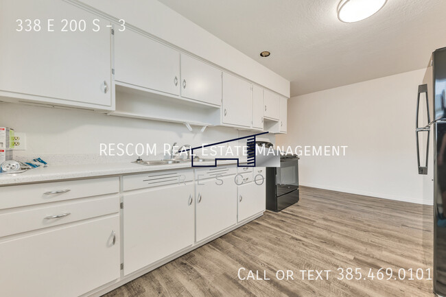 Building Photo - Updated Nice Size Clearfield 1 Bedroom Apa...