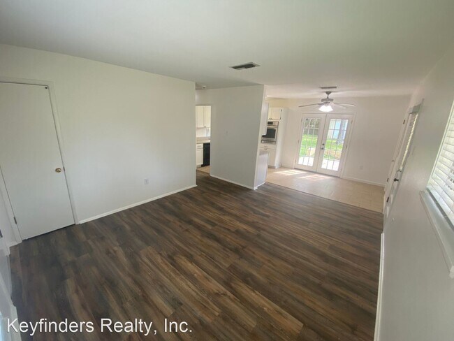 Building Photo - 3 br, 1.5 bath House - 222 Emerald Rd.