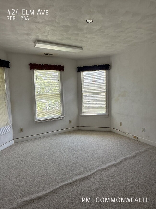 Building Photo - 424 Elm Ave