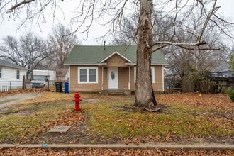 Building Photo - 623 N Birch Ave