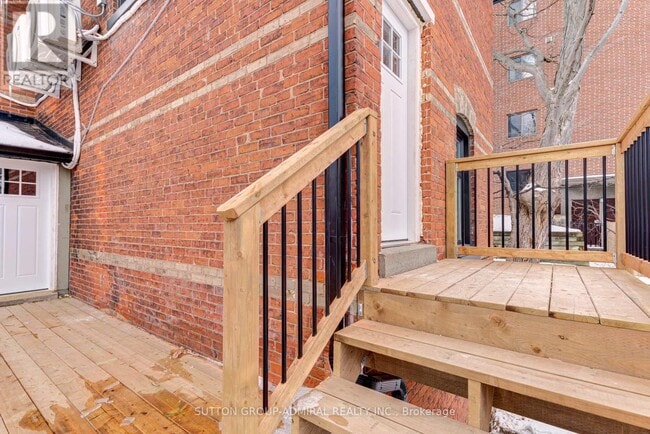 Building Photo - 167 Collier St