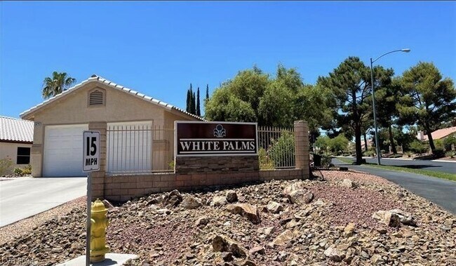 Foto del edificio - 5473 Green Palms St