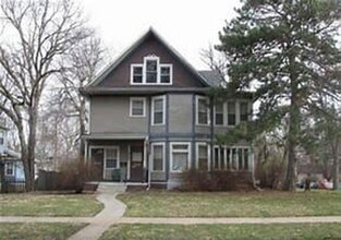 Building Photo - 1844 D St