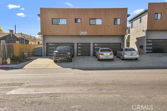 Primary Photo - 2120 Manhattan Beach Blvd