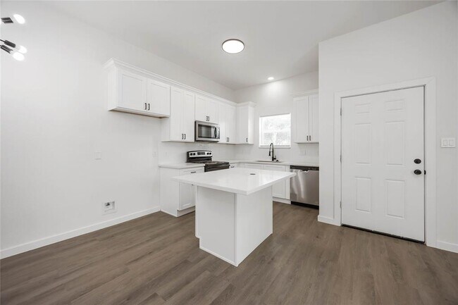 Foto del edificio - 330 Clearwater St