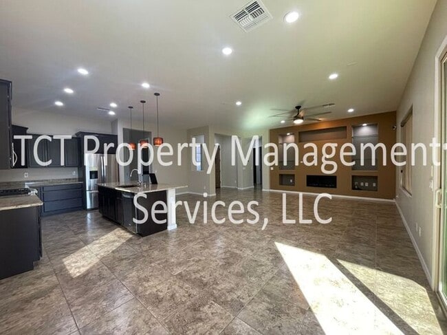 Foto del edificio - Stunning Home in Gated Community