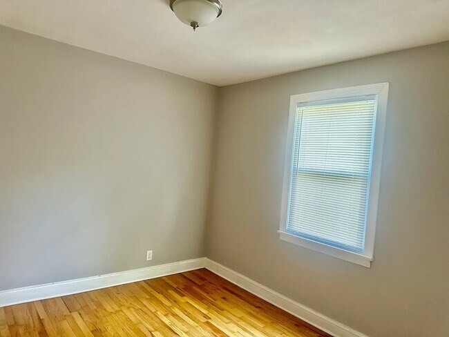 Building Photo - Charming 3-bedroom, 1-bath home with a spa...