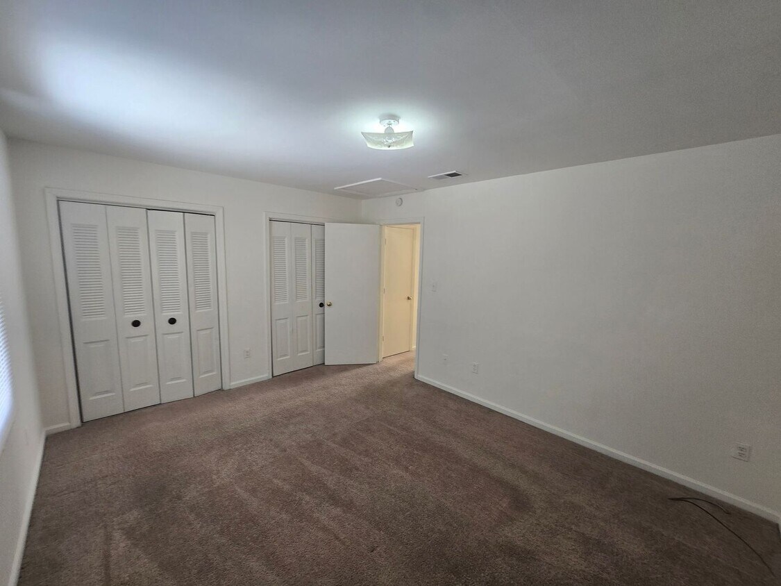 Foto del edificio - Prince George Commons Townhomes