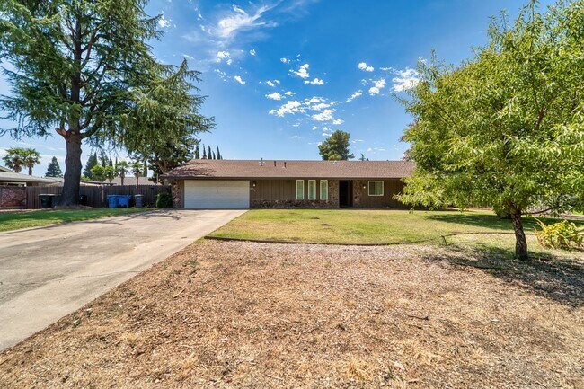 Foto del edificio - 4 bedroom 2 1/2 bath house in Yuba City