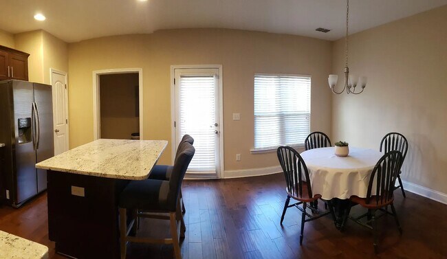 Foto del edificio - Bellevue Townhome in Harpeth Park