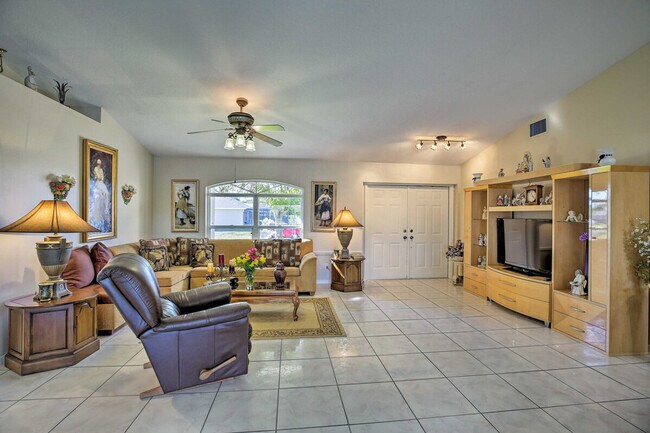 Foto del edificio - 421 SE 4th Pl