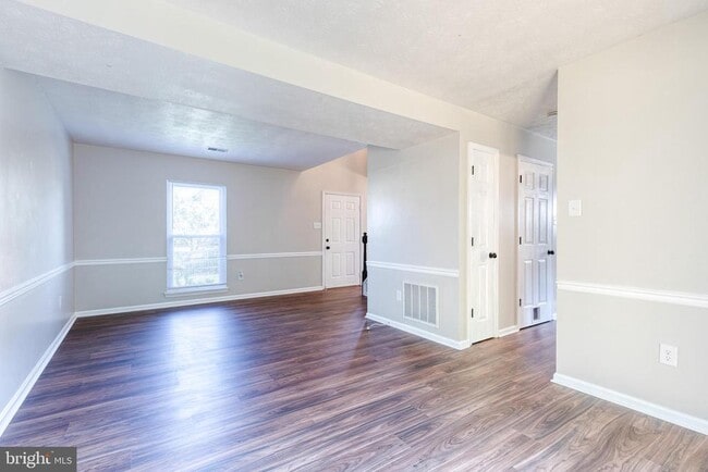Building Photo - 1610 Brimfield Cir