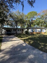 Building Photo - 14 S Hilltop Dr