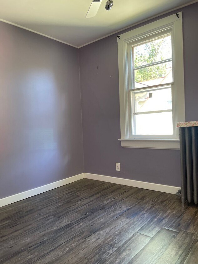 Foto principal - Five Bedroom Home in Central La Crosse