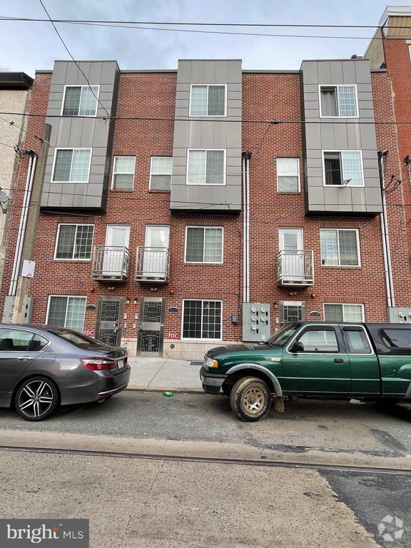 Building Photo - 617 N 11th St