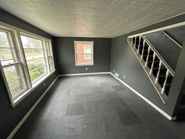 Foto del edificio - PRICE DROP! Beautiful 3 bedroom in Maple Hts
