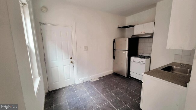 Photo - 1249 Shackamaxon Street Unit 1 REAR Apartment
