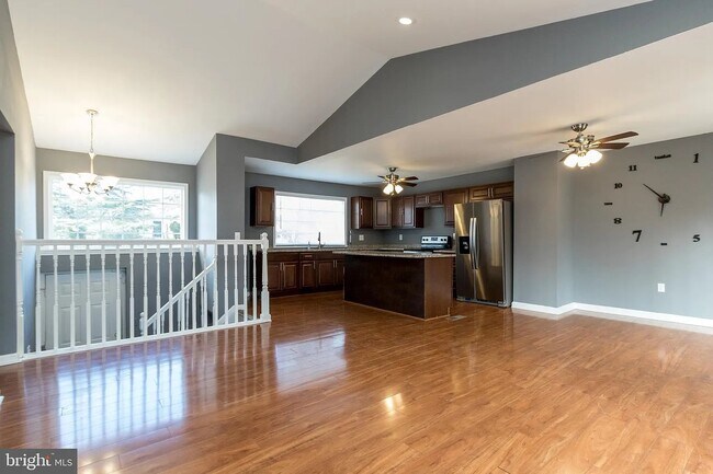 Foto del edificio - 6204 Barrowfield Ct