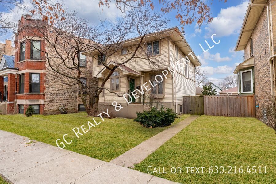 Foto principal - *** 4 BDRM - 2.5 BTH / SS APPL / BASEMENT ...