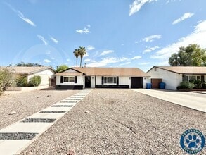 Building Photo - 1725 W Mitchell Dr