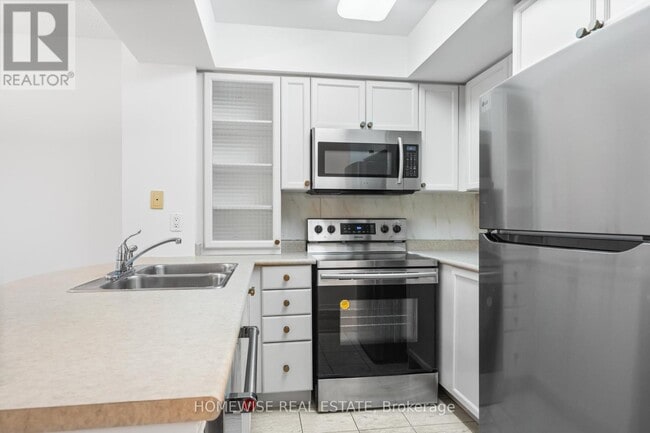 Photo du bâtiment - 388-388 Bloor St E