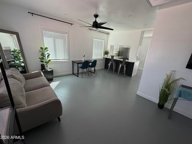 Building Photo - 2708 N Dayton St