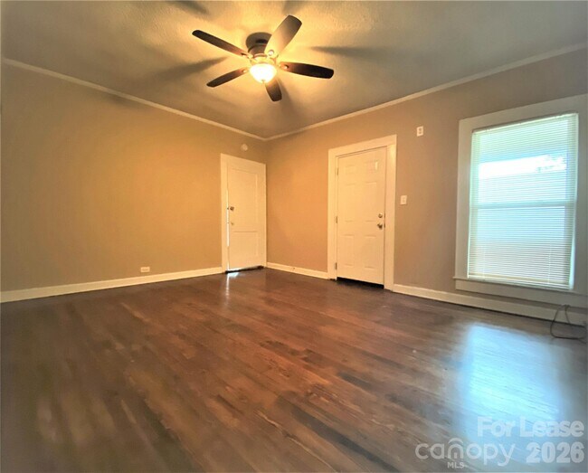 Foto del edificio - 405 N Main St