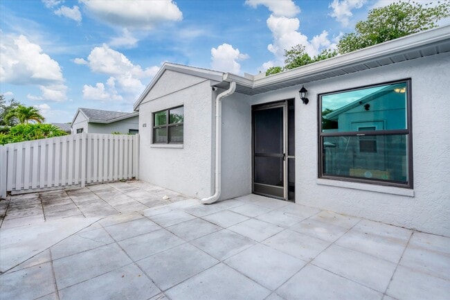 Building Photo - 4732 Blackberry Dr